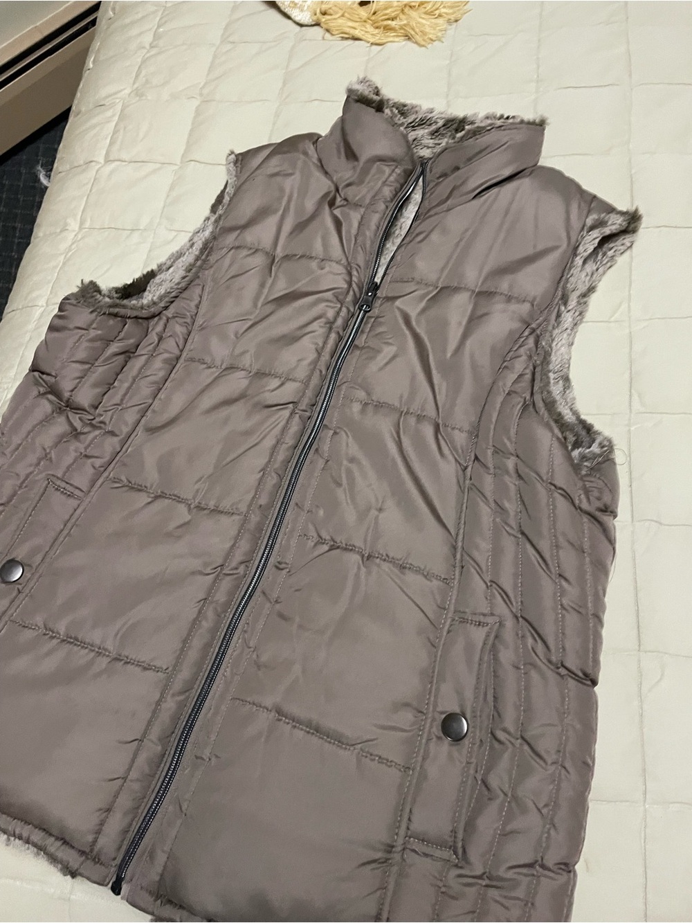 Women's Quilted Faux-Fur Lined Vest - Taupe
